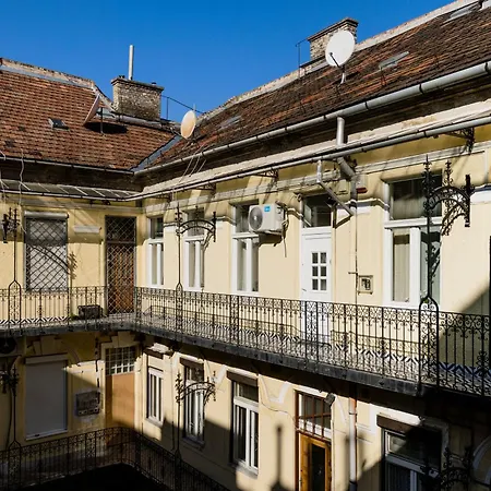Bright And Cozy Urban Getaway * Budapest