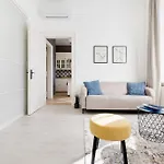 Bright And Cozy Urban Getaway Apartment *