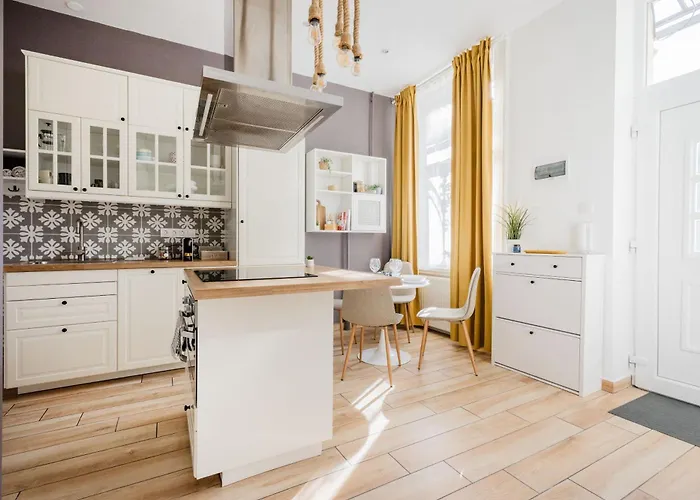 Apartment Bright And Cozy Urban Getaway