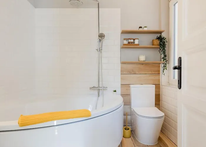 Apartment Bright And Cozy Urban Getaway Budapest