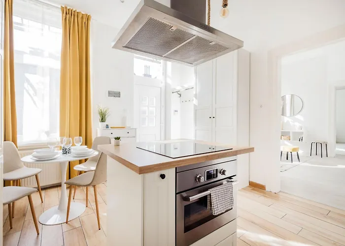 Bright And Cozy Urban Getaway Budapest
